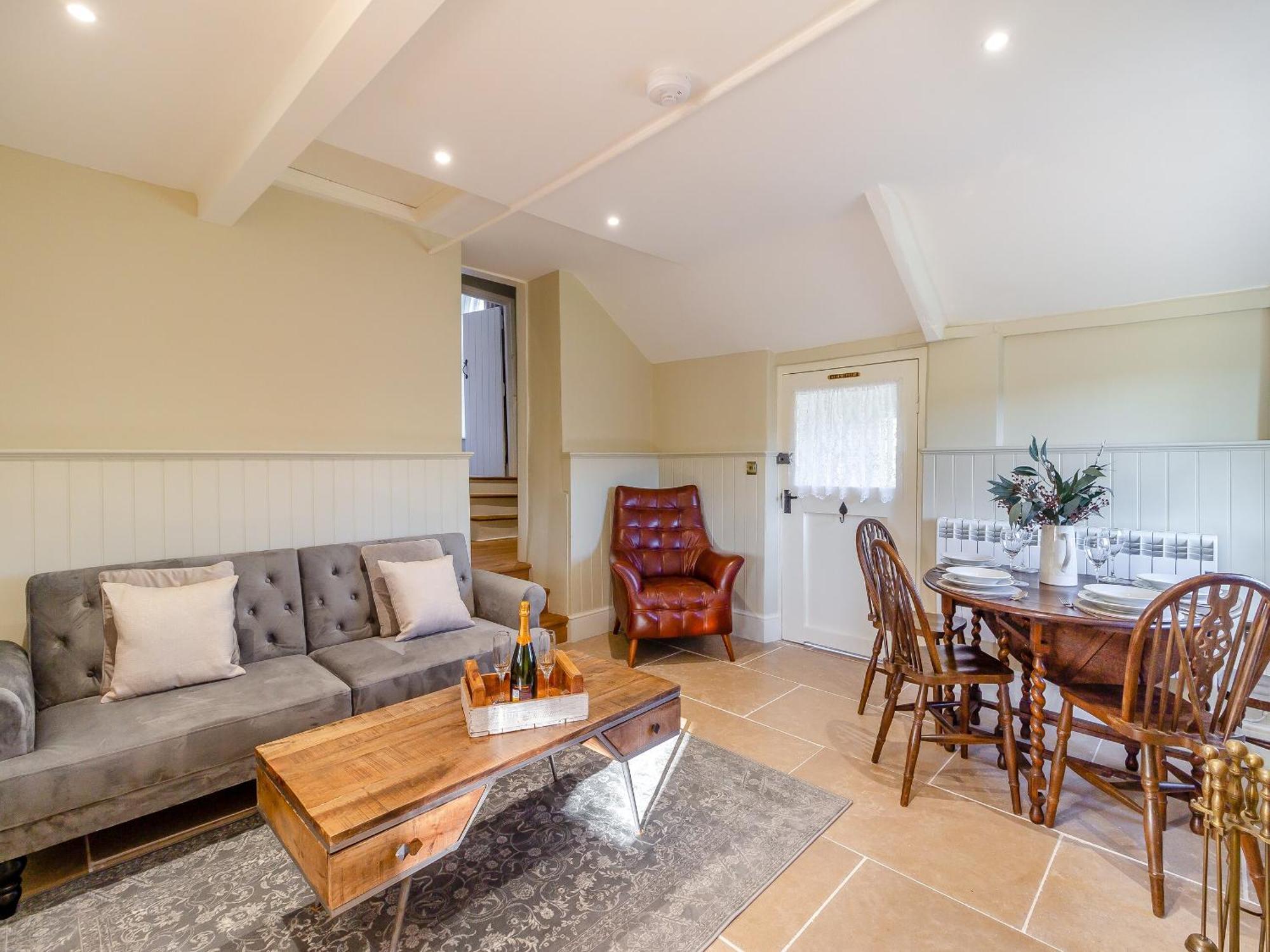The Lodge Wonastow Eksteriør bilde